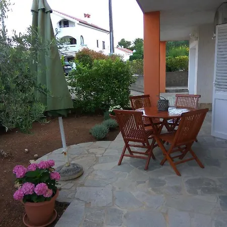 Ivana Apartment Punat